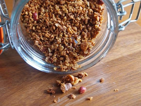 Domowa granola kokosowo-orzechowa