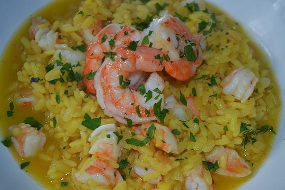 Szafranowe risotto z krewetkami