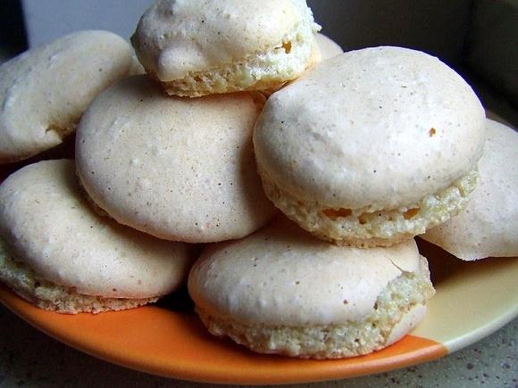 Bezowe makaroniki
