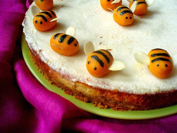 Sernik mango z polewą miodowo-jogurtową