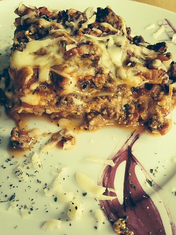Lasagne z mięsnym farszem i serem ricotta