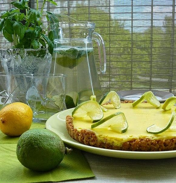 Key lime pie - tradycyjny amerykański deser z limonką i skondensowanym mlekiem