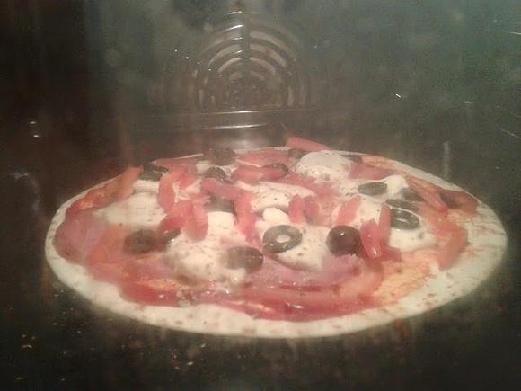 Szybka pizza na tortilli - tortipizza