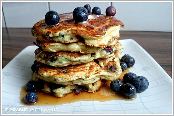 Amerykańskie pancakes z jagodami