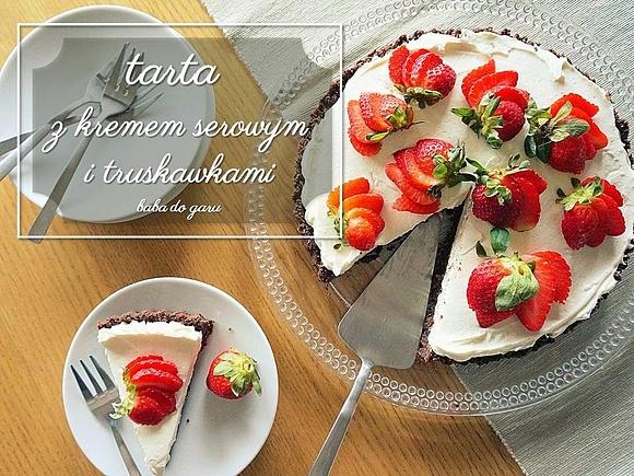 Tarta z kremem serowym i truskawkami