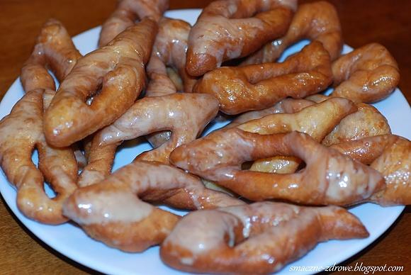 Chruściki z mąki orkiszowej bez cukru na drożdżach