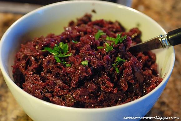 Czerwona kapusta duszona z jabłkami boczkiem i octem balsamicznym