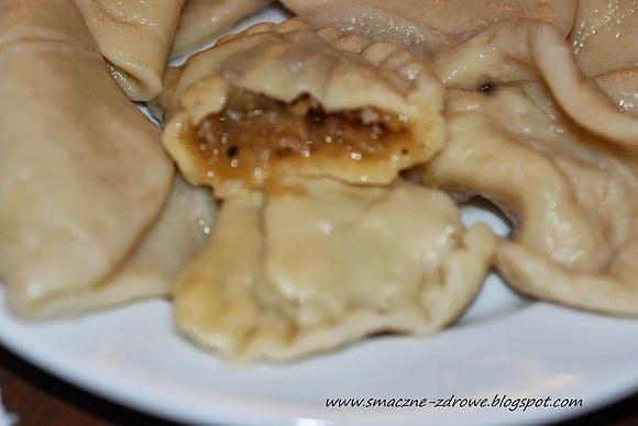 Pierogi z kapustą i grzybami na mące orkiszowej