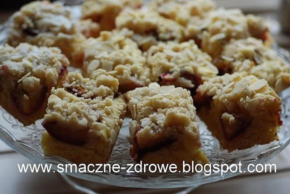 Ciasto drożdżowe ze śliwkami i kruszonką