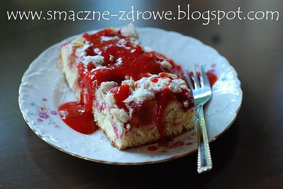 Placek orkiszowy na maślance z owocami