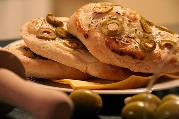 Focaccia z oliwkami