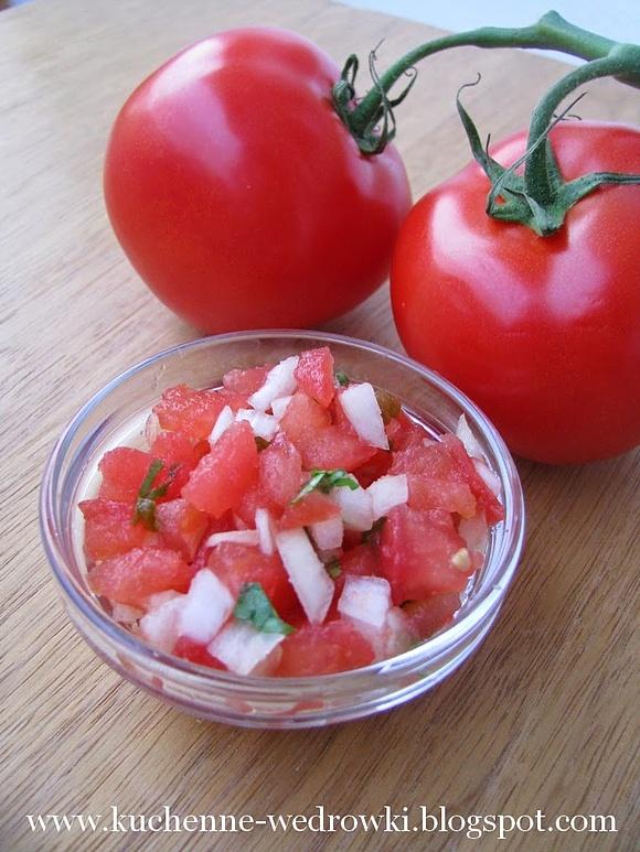 Salsa pico de gallo - świeża meksykańska salsa pomidorowa
