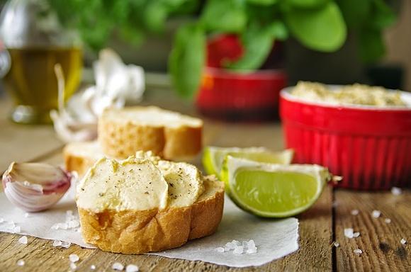Hummus (humus)