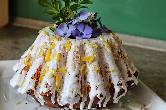 Babka cytrynowa z rodzynkami