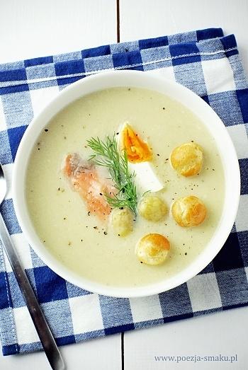Zupa krem z białych szparagów z łososiem