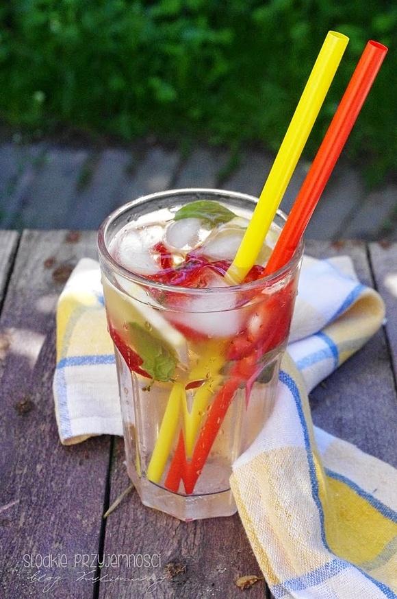 Lemoniada truskawkowa