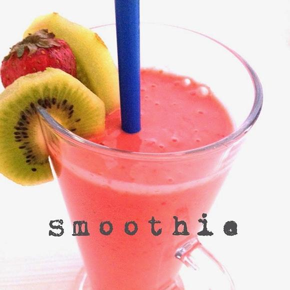 Smoothie truskawkowe z wkładką