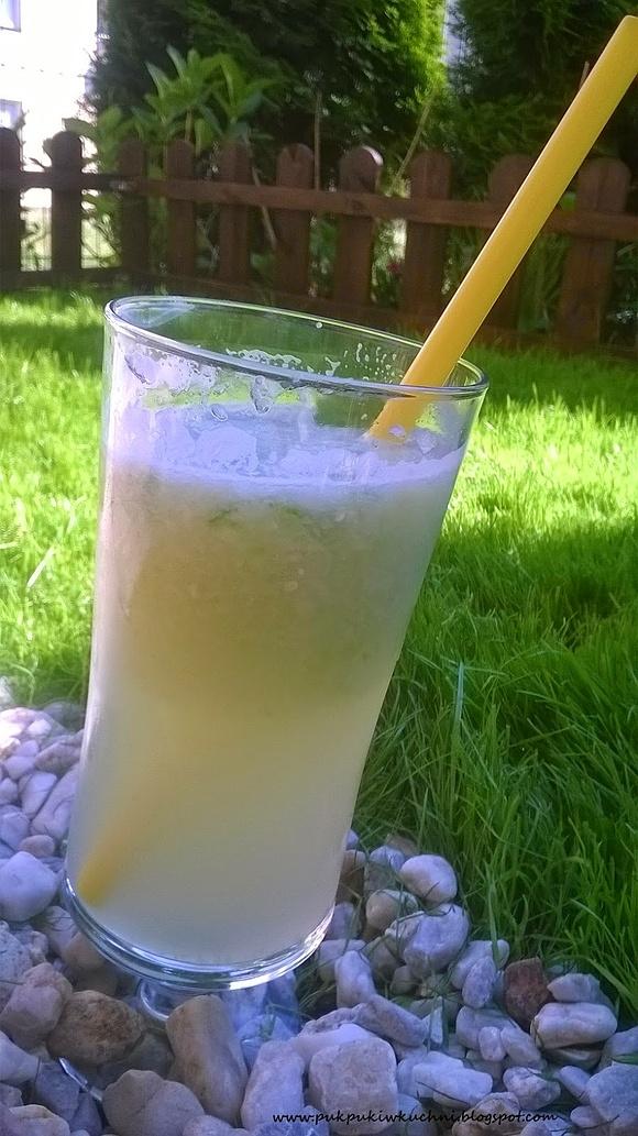 Zielone orzeźwienie z ogórkiem i miętą