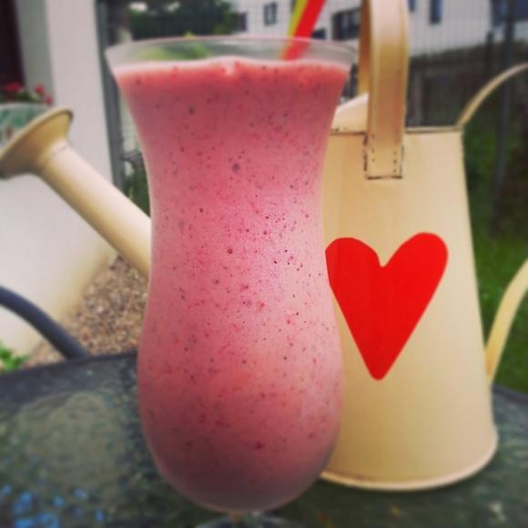 Orzeźwiające smoothie owocowe z miętą