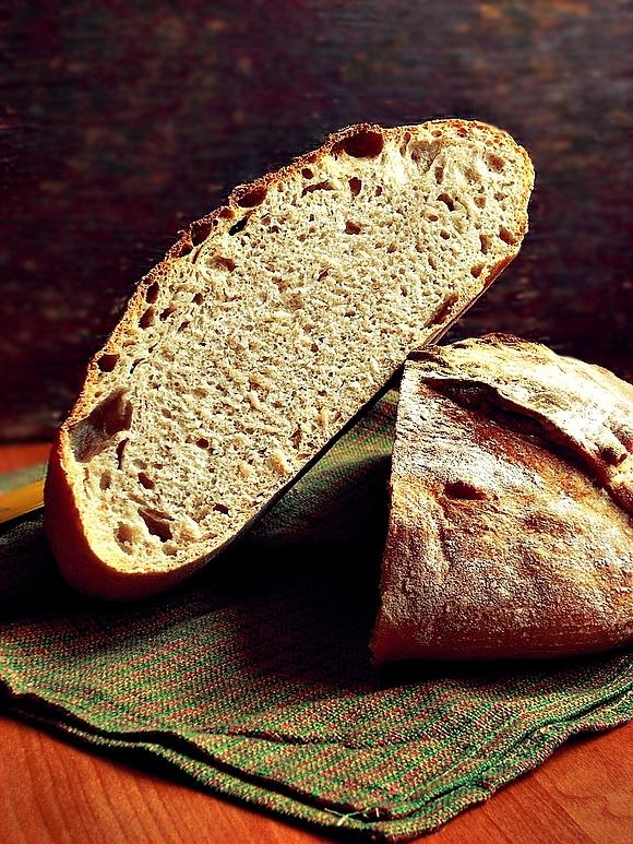 Chleb pszenny na poolish