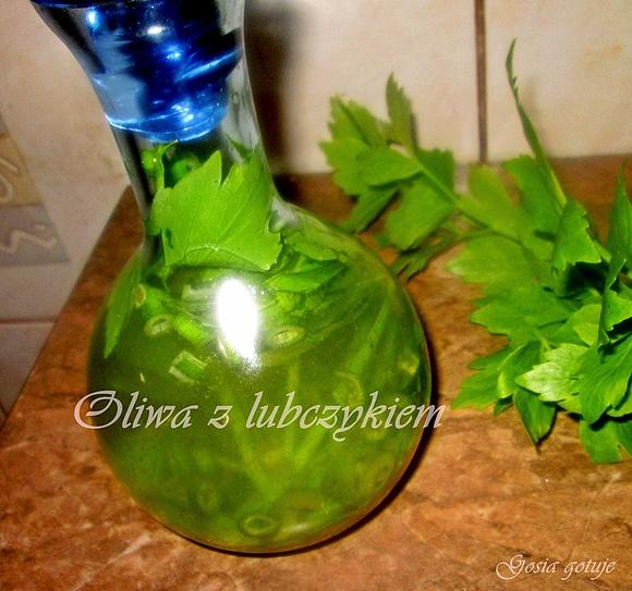 Oliwa aromatyzowana lubczykiem