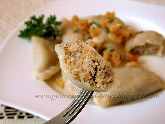 Pierożki z podrobami drobiowymi i kaszą jaglaną