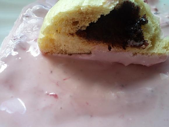 Parowe desery z czekoladą i jogurtem