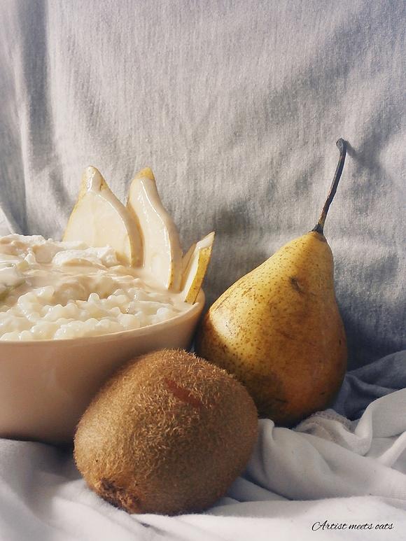 Waniliowy pudding z tapioki z ricottą, gruszką i kiwi