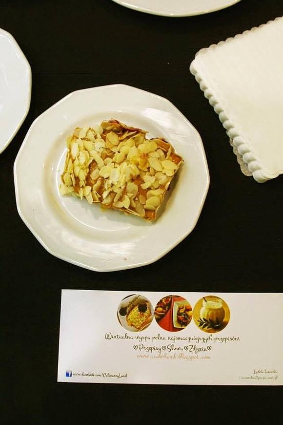 Ciasto na herbatnikach ze śmietaną dżemem i kajmakiem