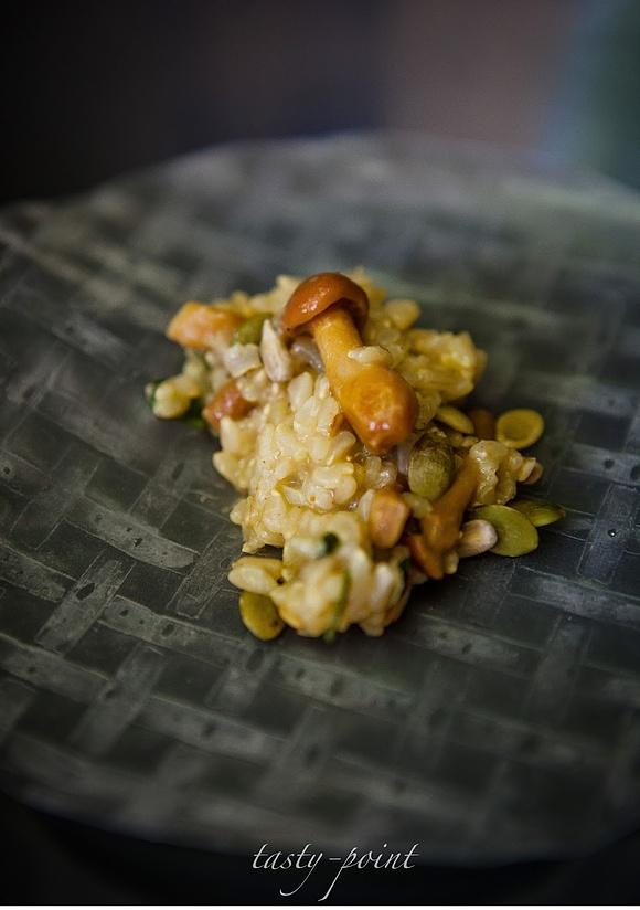 Risotto z grzybami w papierze ryżowym