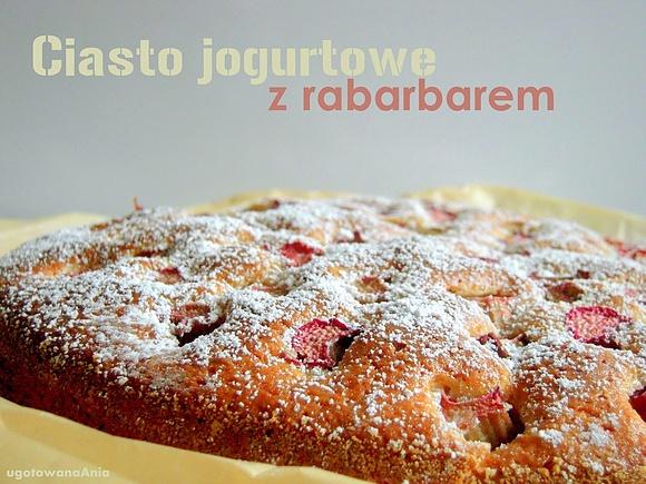 Ciasto jogurtowe z rabarbarem