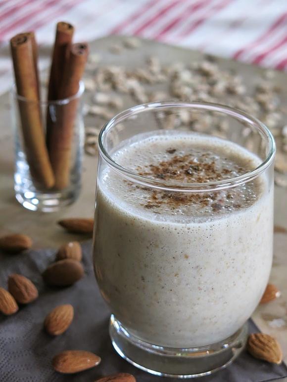 Cinnamon breakfast smoothie - raw vegan, koktajl na śniadanie