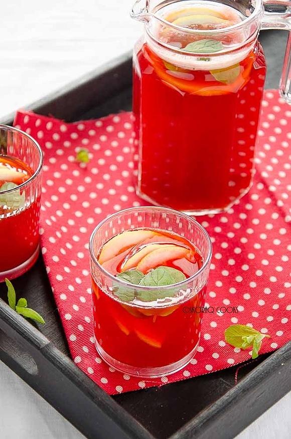 Kompot truskawkowo-rabarbarowy z miętą