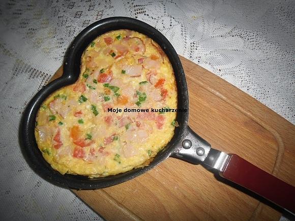 Omlet z szynką i pomidorem