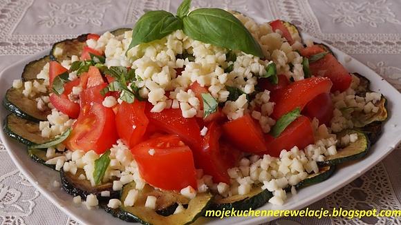 Caprese z grillowaną cukinią