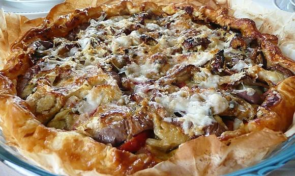 Tarta z warzywami i szynką