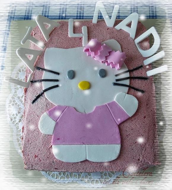 Urodziny nadii - torcik truskawkowy hello kitty