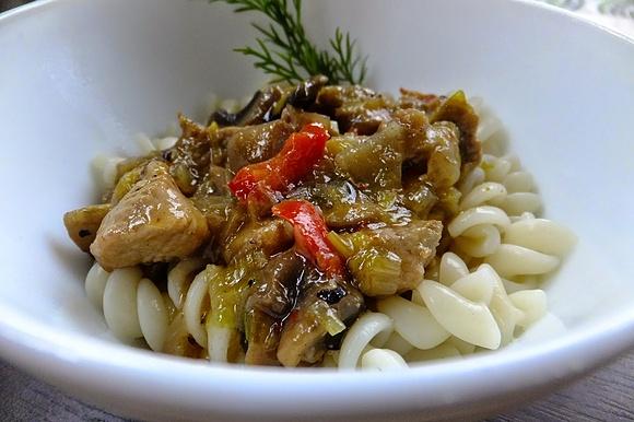 Indyk po chińsku z ryżem lub makaronem