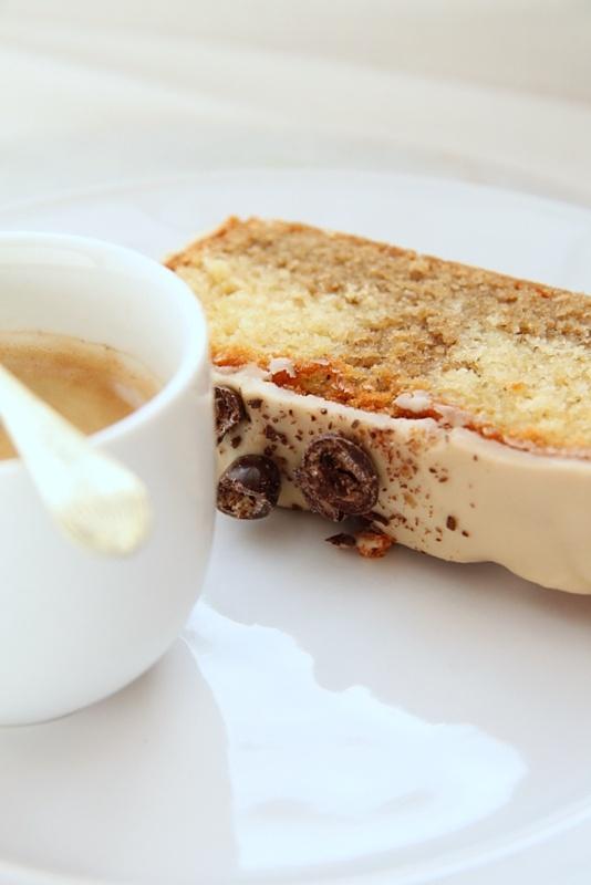Ciasto ucierane espresso z kawowym lukrem i ziarnami kawy