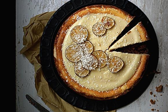 Tajski sernik z trawą cytrynową i liśćmi limonki kaffir