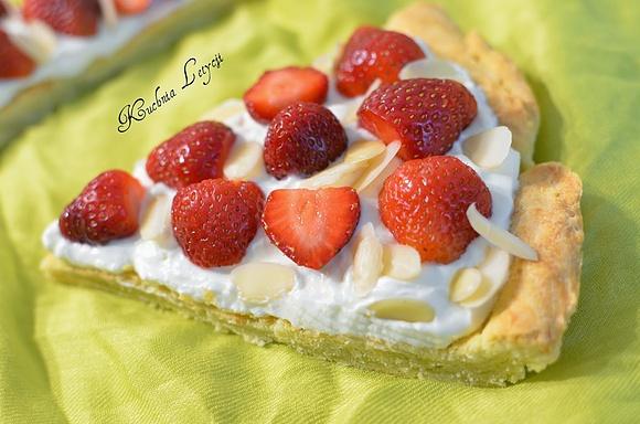 Tarta migdałowo-truskawkowa