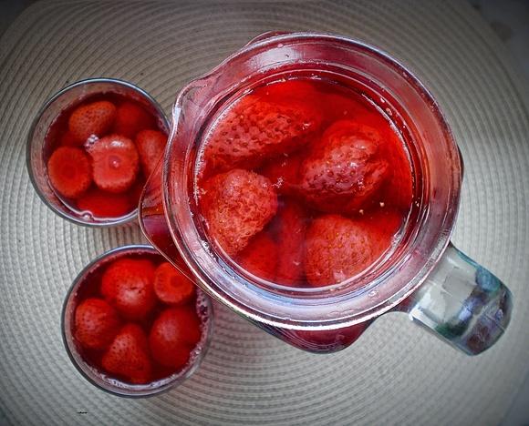 Kompot truskawkowy