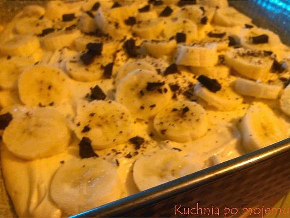 Szybkie puszyste ciasto z bananami i gorzką czekoladą