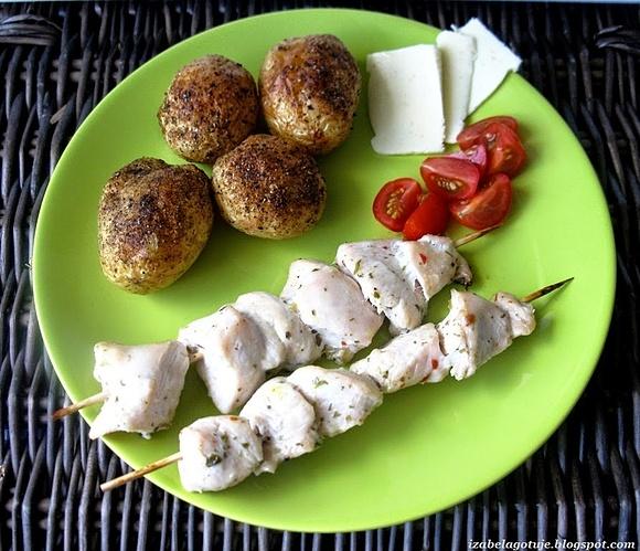 Kurczak z chilli, cytryną i limonką oraz pieczone ziemniaki