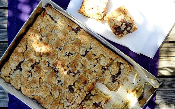 Rabarbarowo-bananowy placek drożdżowy z kruszonką orkiszową
