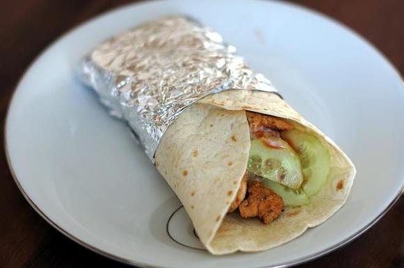 Tortilla z kurczakiem i warzywami