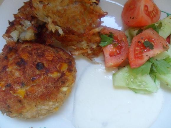Burger z warzywami na bazie mielonego mięsa