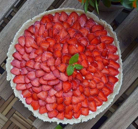 Tarta z mascarpone i truskawkami