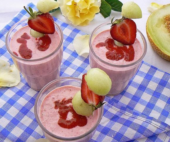 Koktajl truskawkowy z melonem