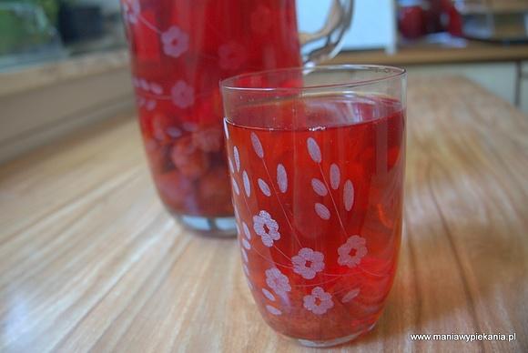Kompot truskawkowy